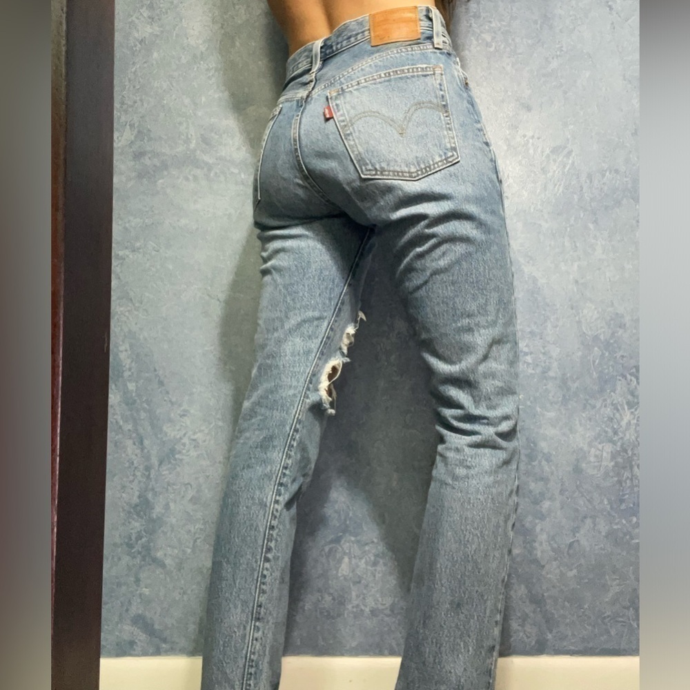 Levi's Women's 501 S Skinny Button Fly High Rise Distressed Jeans - Light Blue - Picture 2 of 12